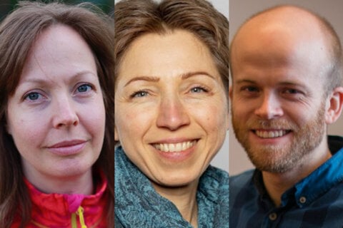 Tre mediterende om å lage en vane