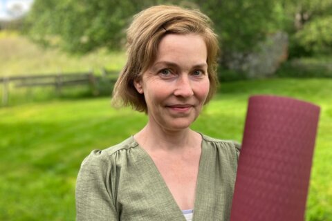 - Yoga hjelper meg å lande i meg selv